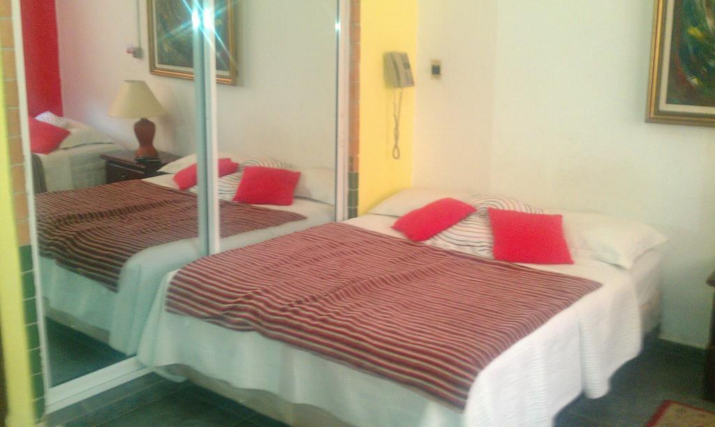 Hotel Navarro سانتو دومينجو الغرفة الصورة